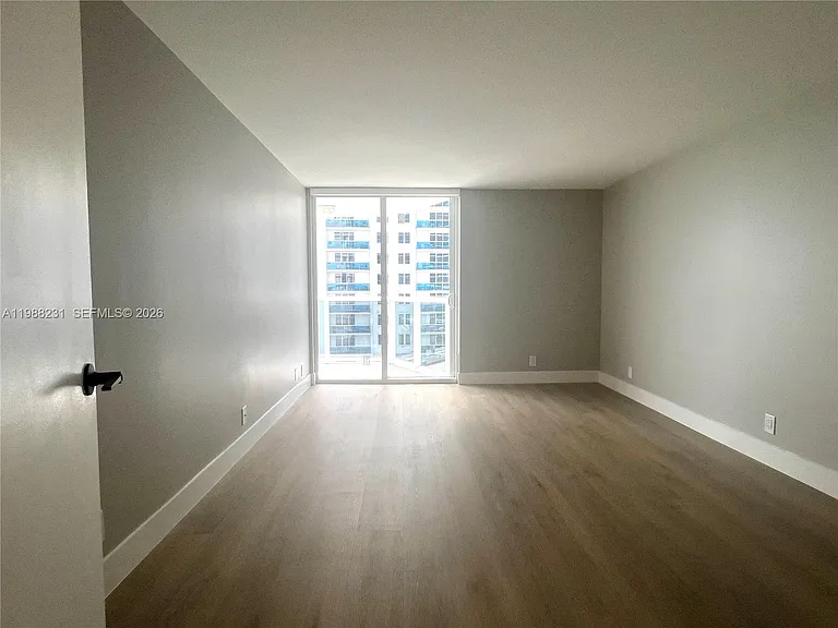 2401 Collins Ave #803 — Photo 21