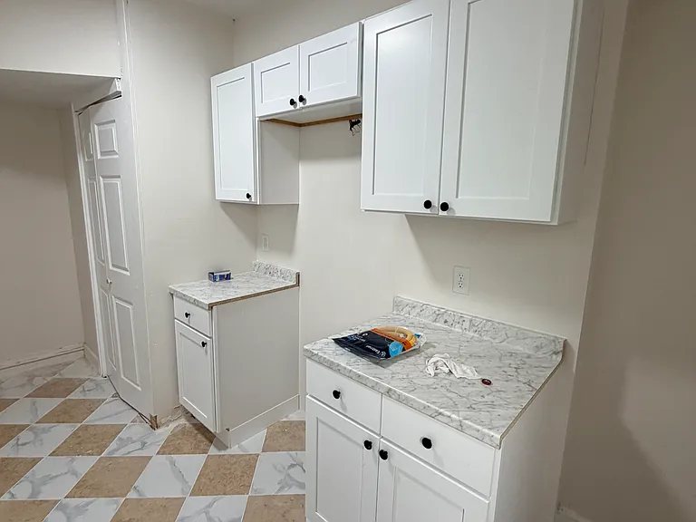 295 Norton St #B8 — Photo 3