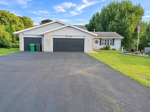 6727 Sawmill Dr, Roscoe, IL 61073