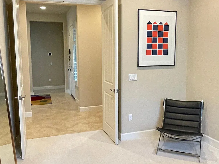 Simple, modern, uncluttered & elegantly furnished third guest room.