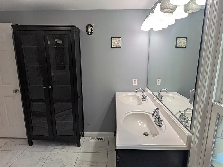 Streamvale Cir — Photo 37