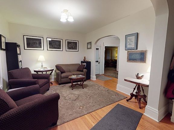4th image of 410 W 27th St
