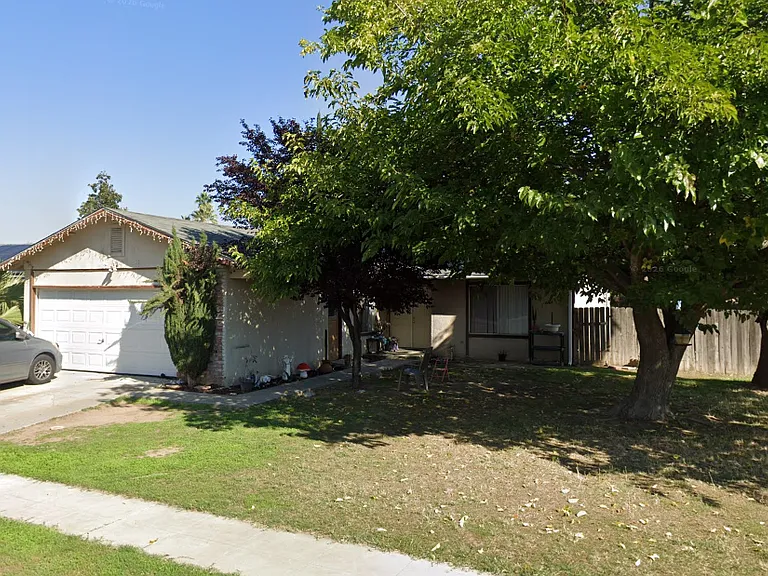 3806 N Renn Ave — Photo 1