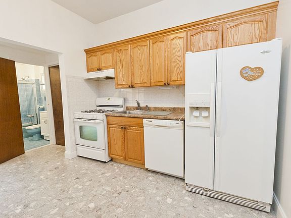 5th image of 1820 Astoria Park S #2