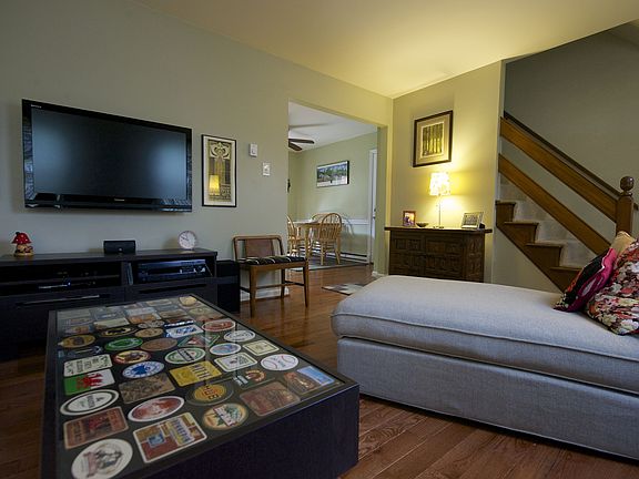 Oak hardwood floors in LR