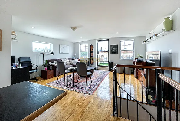 Rented by City Connections Realty | media 3