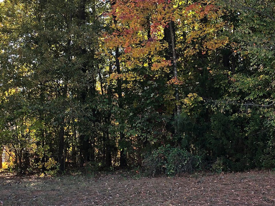 1st image of 105 Shores Edge Dr