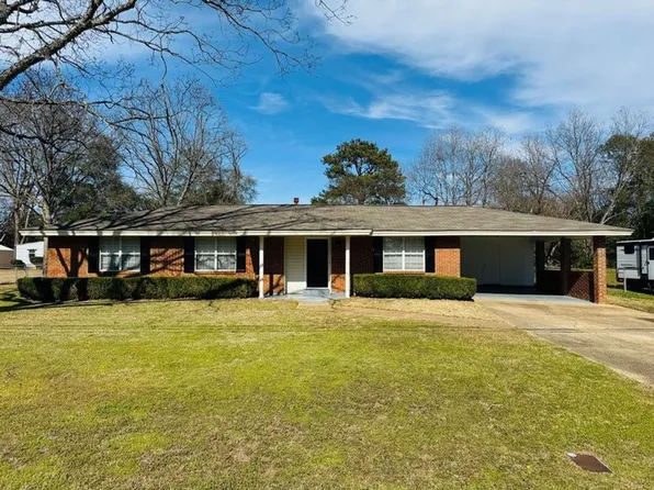 224 Rosemary Ln, Prattville, AL 36066