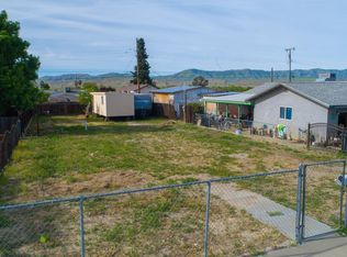 208 E Madera St, Avenal, CA 93204