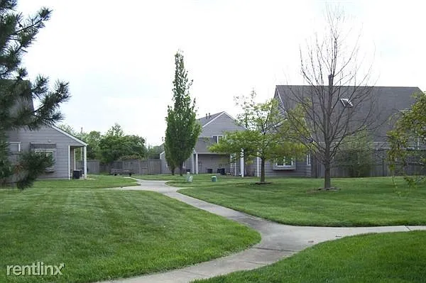 2315 Lowell Dr — Photo 3