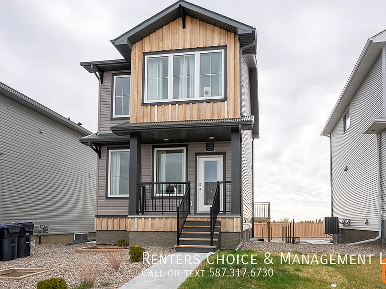 820B Coalbrook Close W — Photo 2
