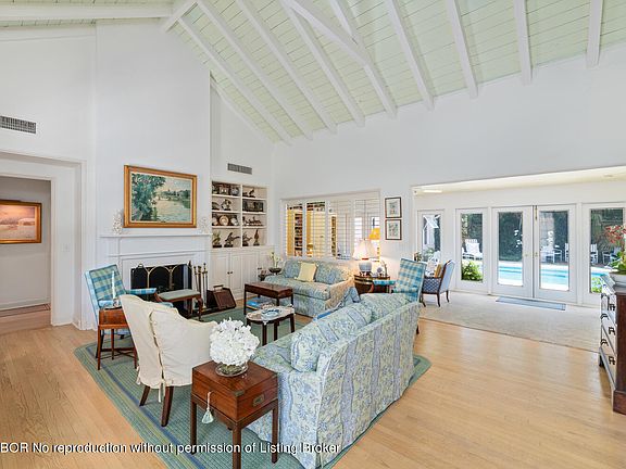 3rd image of 210 Jamaica Ln
