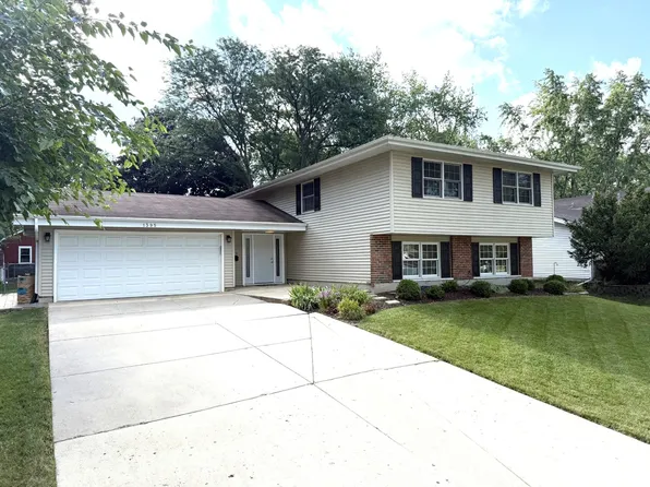 1395 Kingsdale Rd, Hoffman Estates, IL 60169