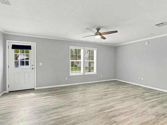 5th image of 4675 SE Circle Way