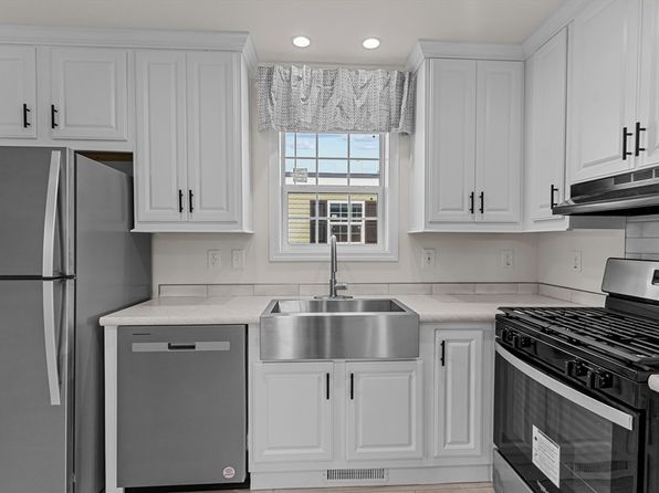 548 Kenyon Ave #25, Attleboro, MA 02703