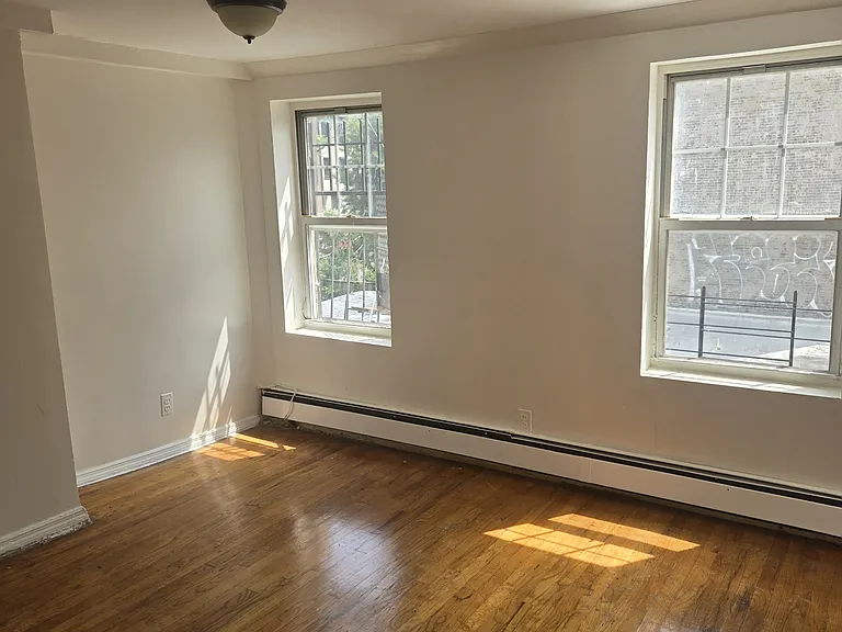 509 Hancock St #3R — Photo 3