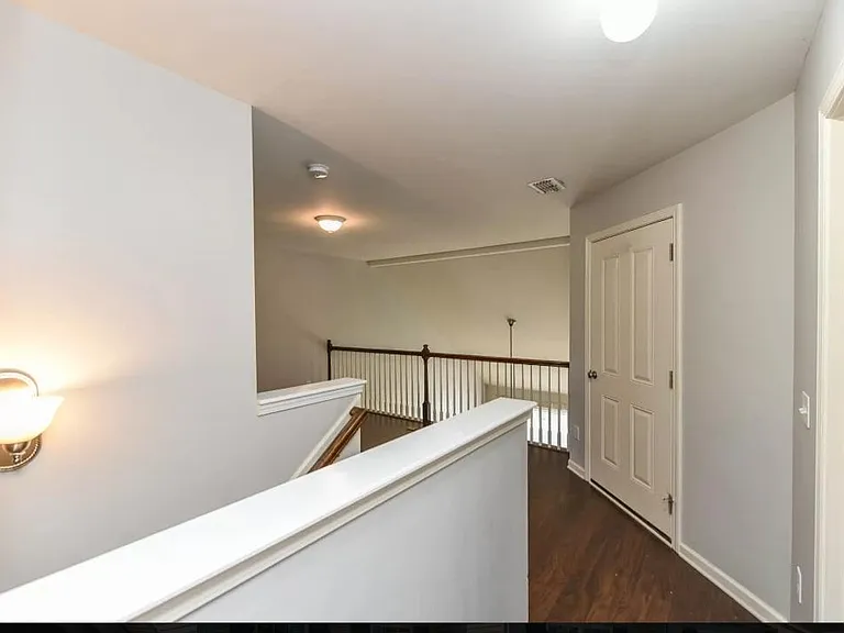 545 Griffin Cir — Photo 15