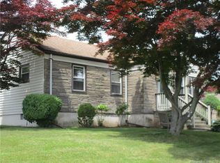 3 Beechwood Ter, Ansonia, CT 06401