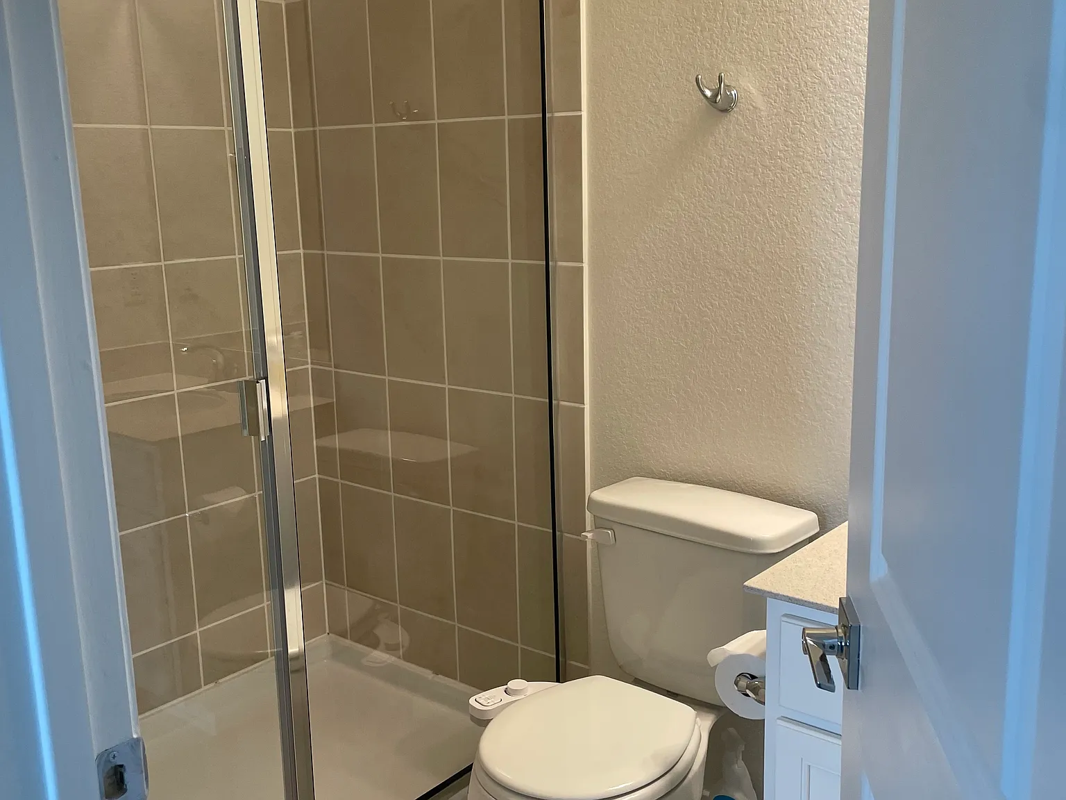4 bed, 3005 sqft, $700 — Photo 4