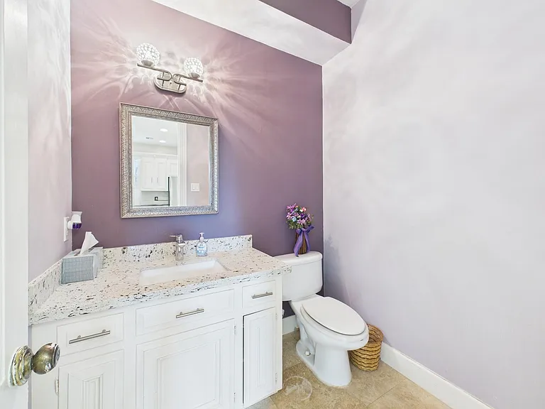 702 Daria Ct — Photo 14