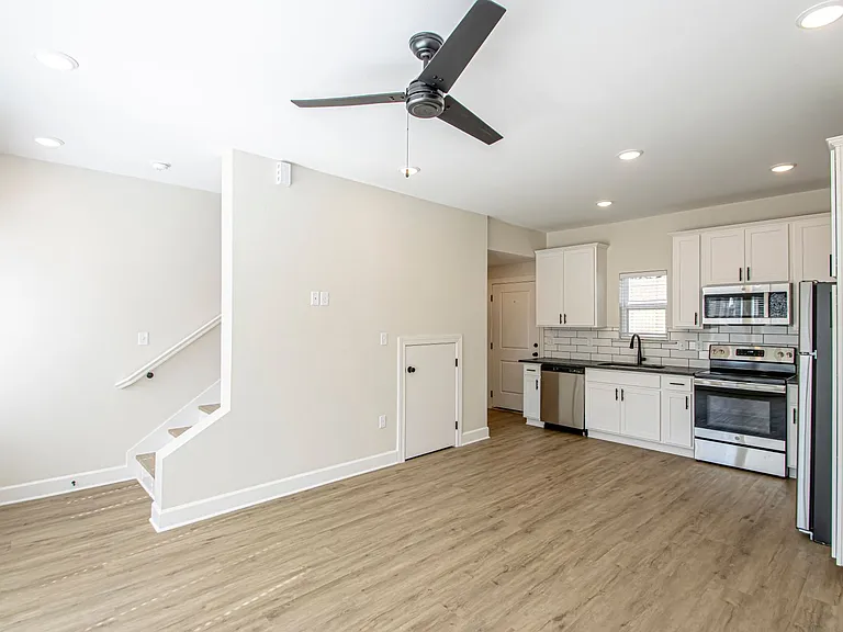 1 Bed Bath Townhome in Rockwater Village - Downtown North Little Rock — Photo 8