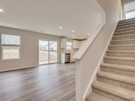 2nd image of 208 Barracks Rd