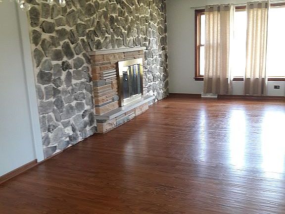 4th image of 6227 W 90th St