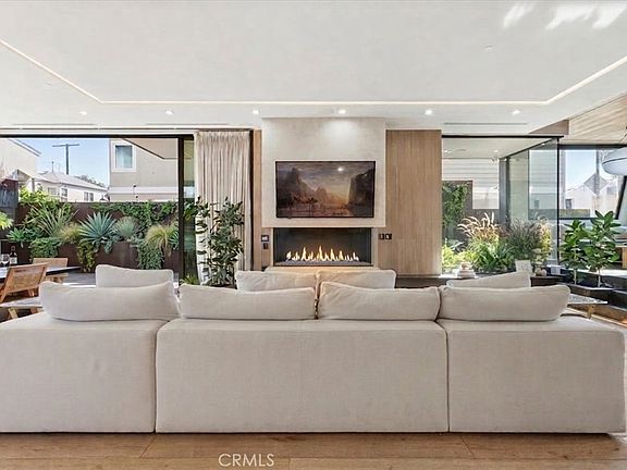 4th image of 750 California Ave