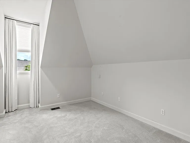 30 Crane Park — Photo 38