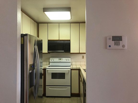 3rd image of 1719 Flickinger Ct