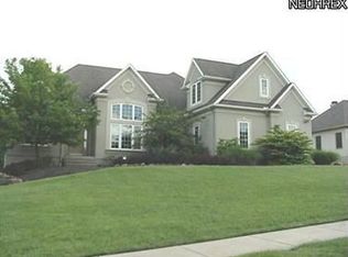 5694 Loripat Dr, Broadview Heights, OH 44147