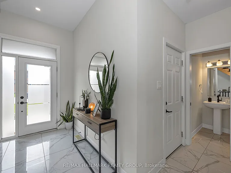 208 Big Dipper St E — Photo 6