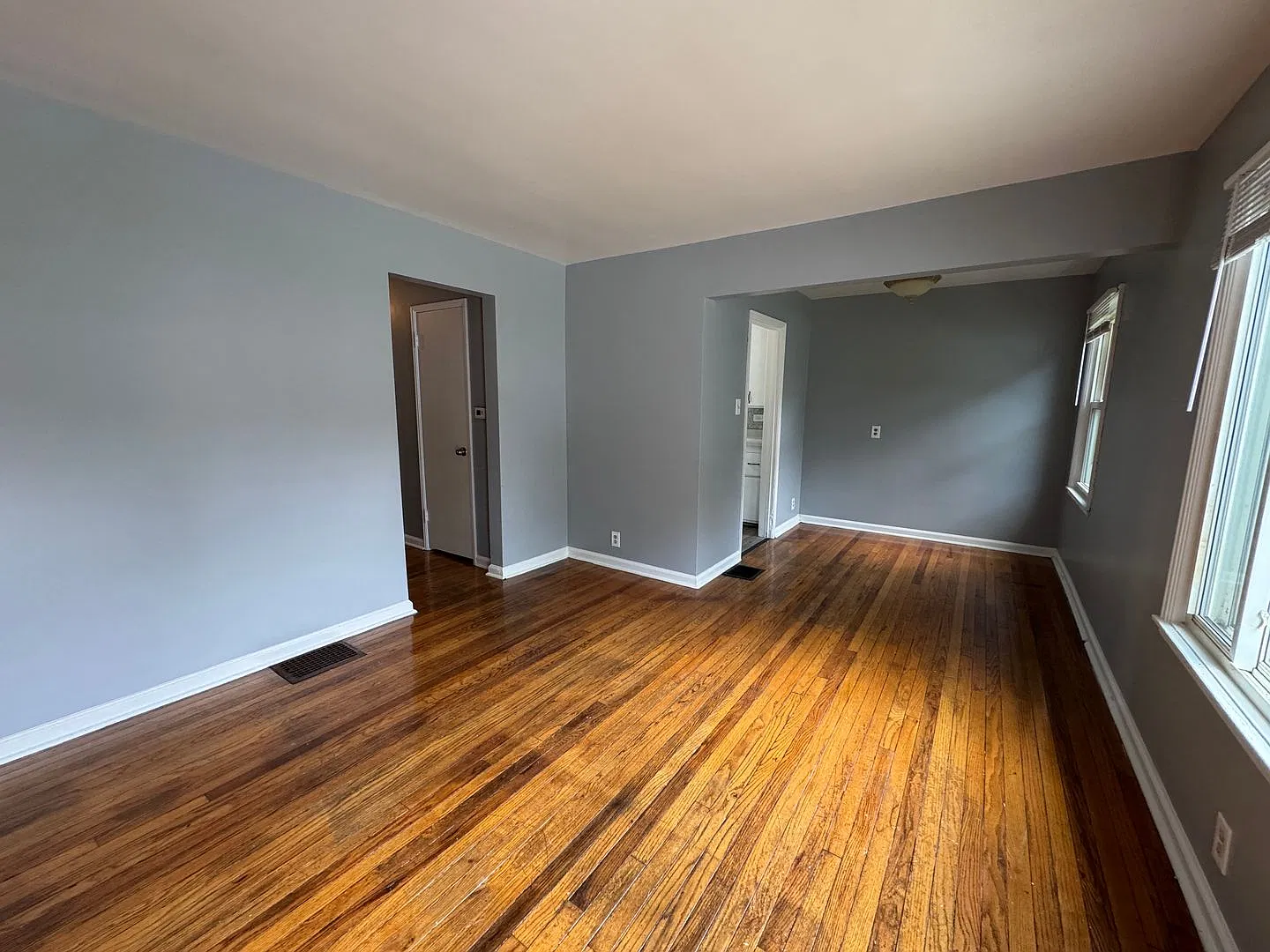 Christian Park 3 Bed 1 Bath with garage — Photo 2