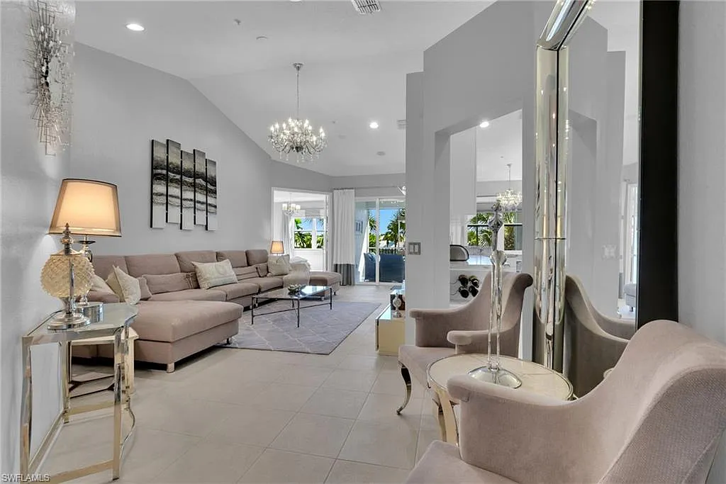 3 bed, 2.0 bath, 1840 sqft, $9,600 — Photo 4