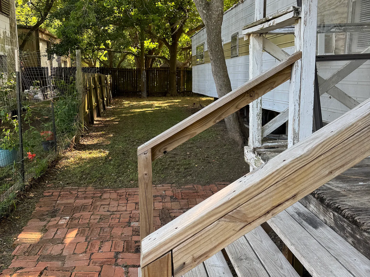 2 bed, 1.5 bath, 720 sqft, $800 — Photo 2