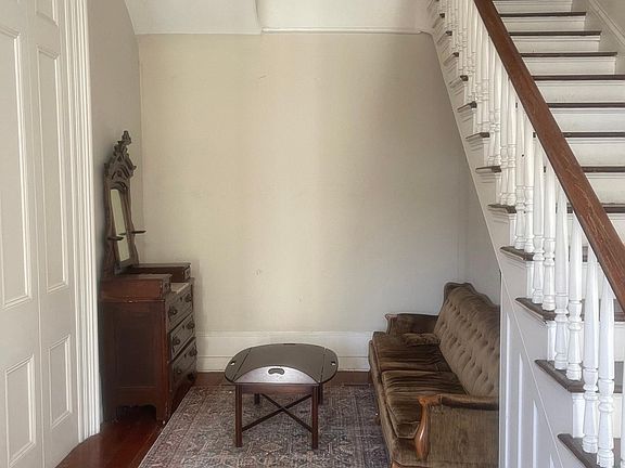 2nd image of 1005 17th Ave APT A
