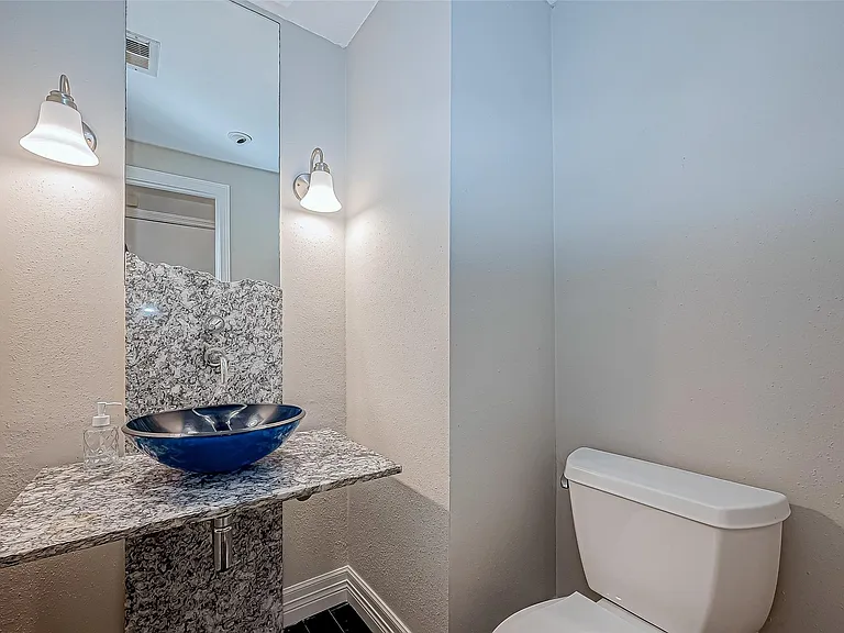 316 Litchfield Ln — Photo 20