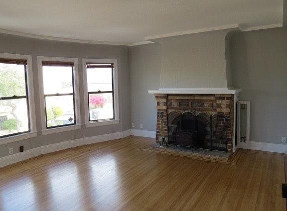 2nd image of 303 Miriam St