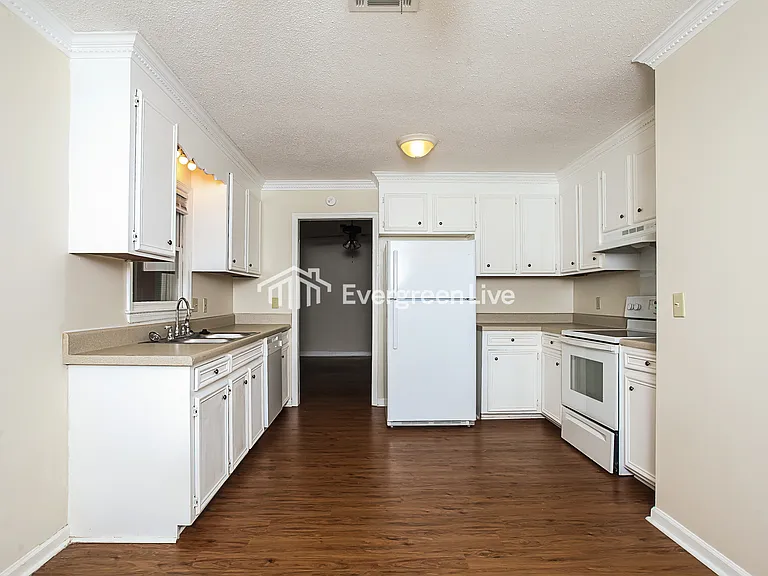 116 Pear Tree Cir — Photo 8