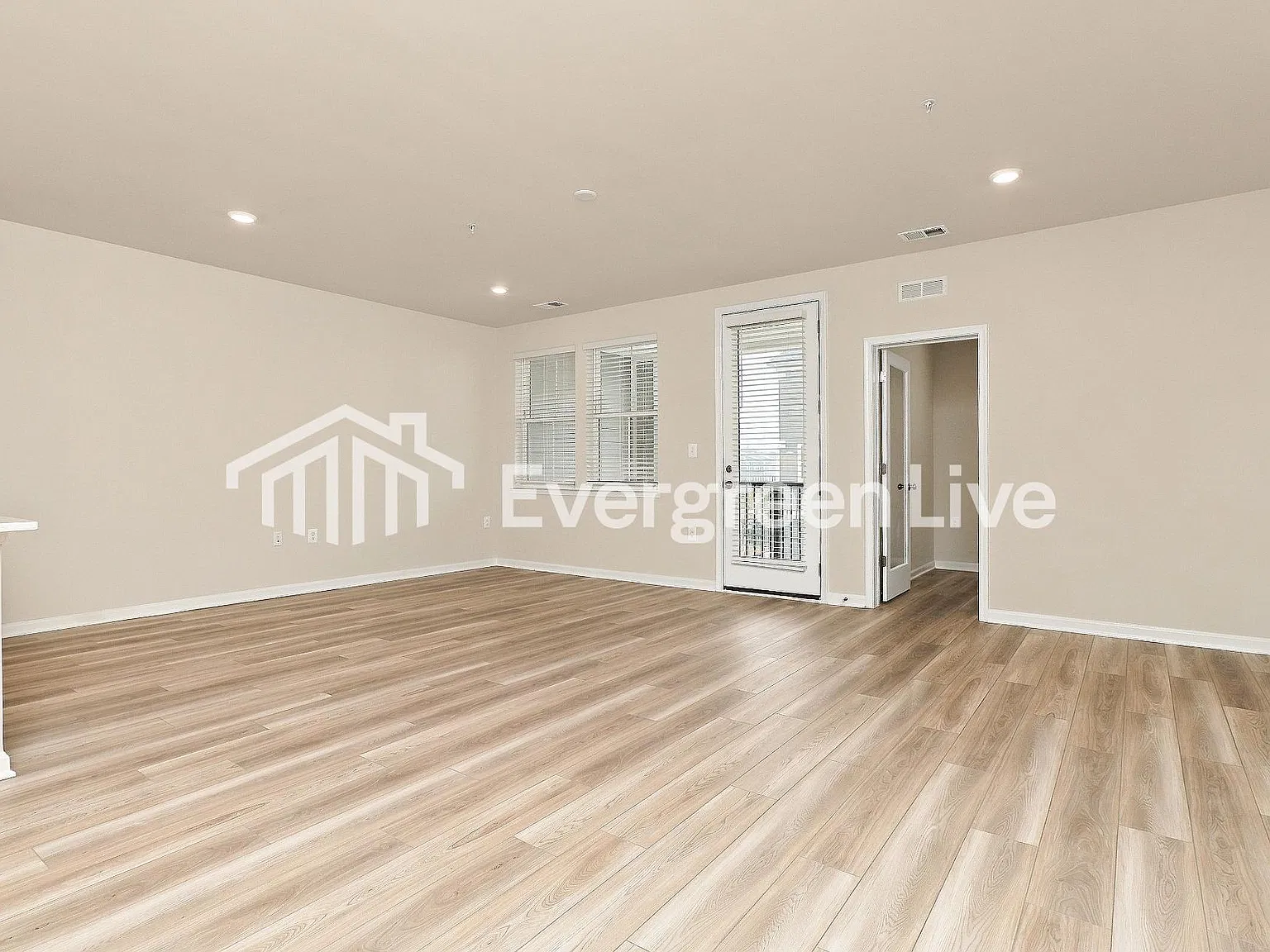 3 bed, 2.5 bath, 2415 sqft, $3,035 — Photo 2