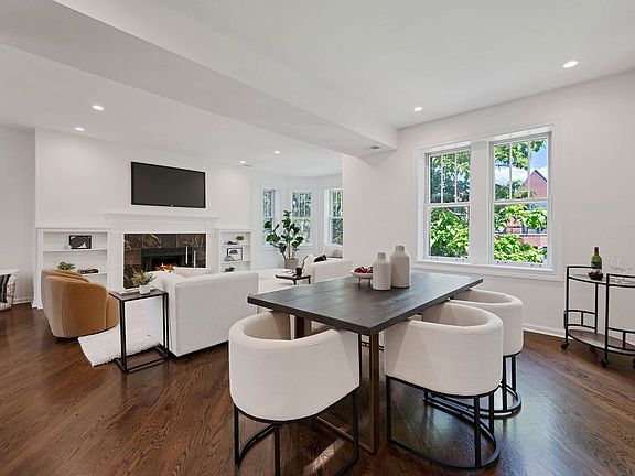 3rd image of 2029 W Pierce Ave #4W
