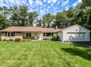 15 Elmcrest Dr, Danbury, CT 06811