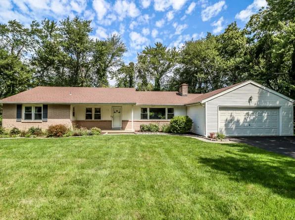 15 Elmcrest Drive, Danbury, CT 06811