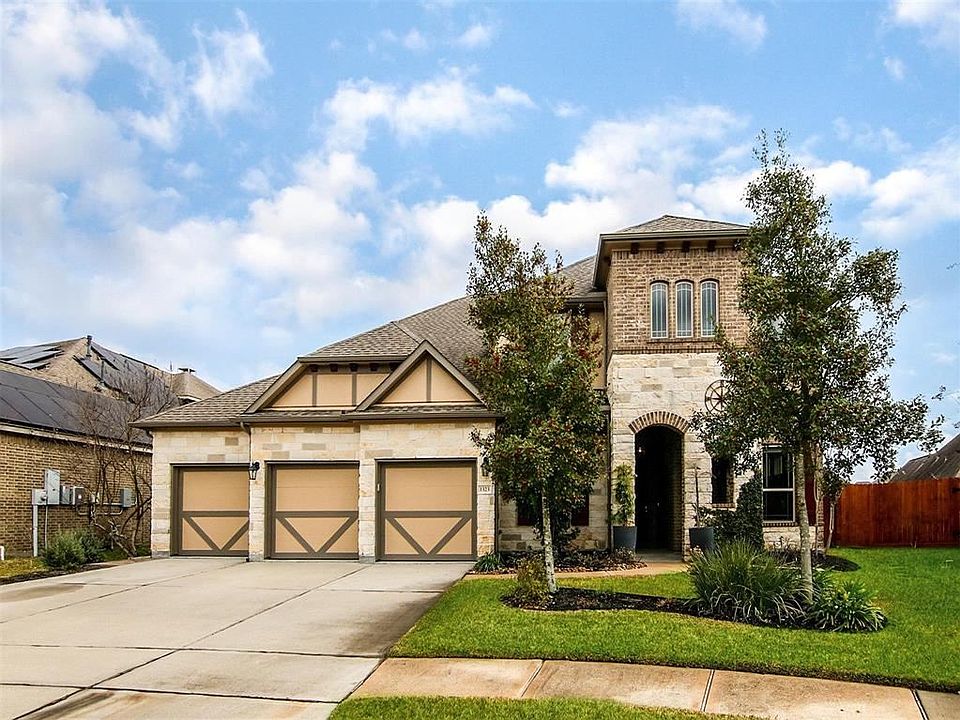 1st image of 1323 Bastrop Glen Ln