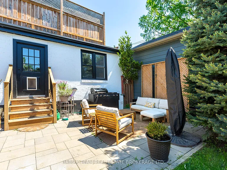 40 Alexander St — Photo 49