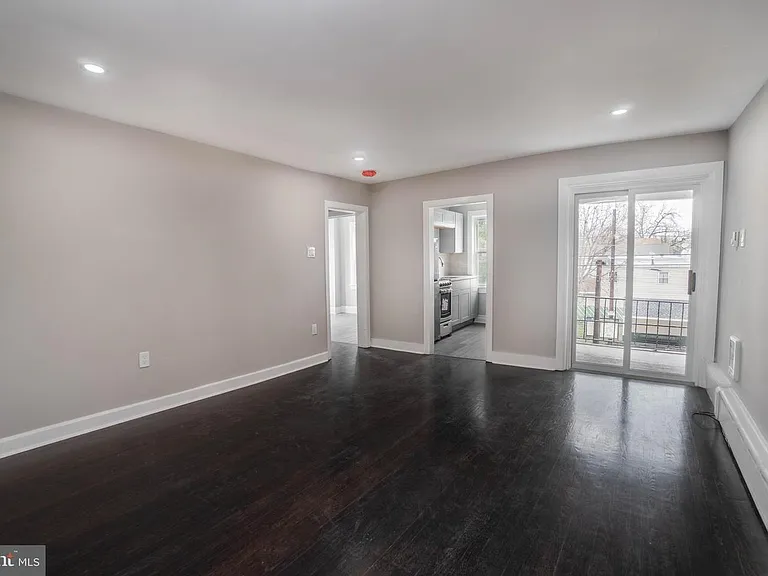 1001 Andrews Ave #5 — Photo 7