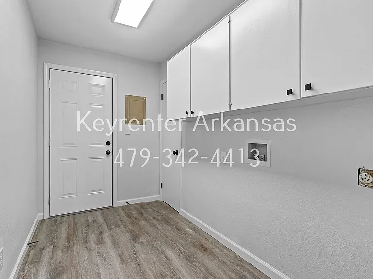 N College Duplex — Photo 21