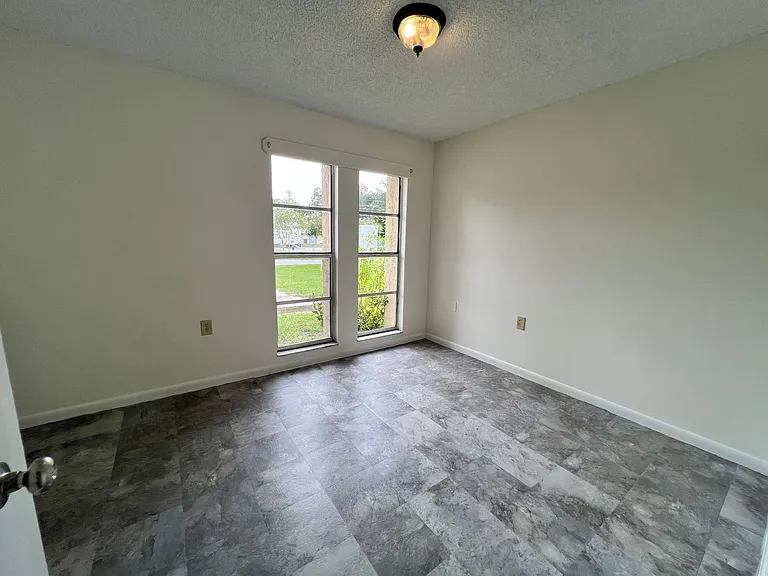 4608 Sandy Ln — Photo 6