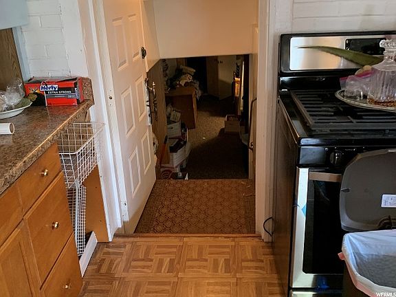 5th image of 956 S Edison St
