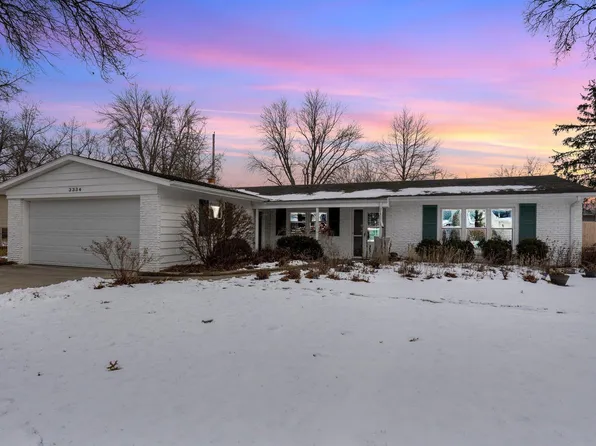 3334 Chancellor Dr, Fort Wayne, IN 46815